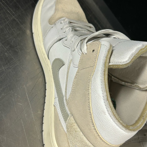 Nike Air Jordan 1 Retro Size 11 Men - Picture 8 of 12